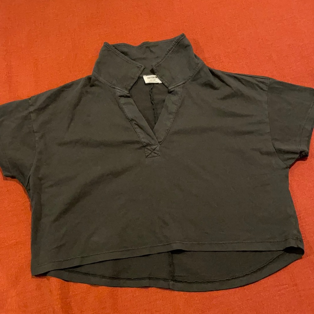 Cotton On black crop t-shirt. Size XS.